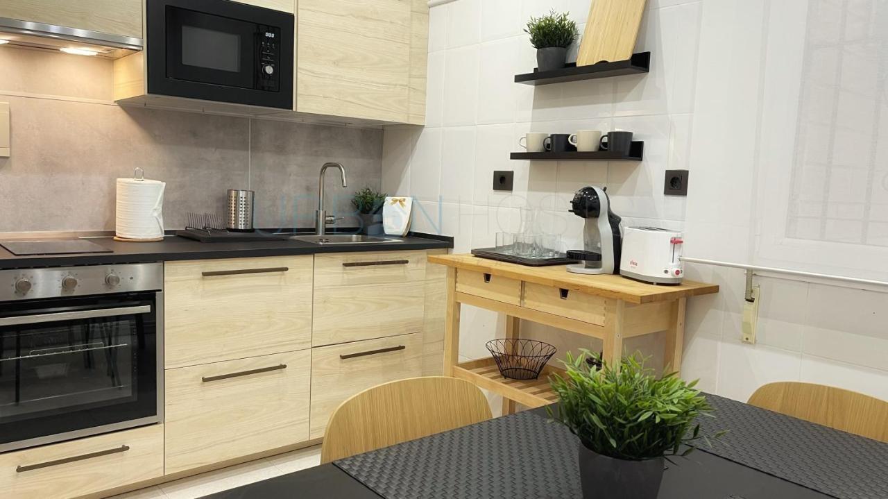 Vivienda Turistica Urbana En Santuchu, Comoda, Funcional Y Con Parking 빌바오 외부 사진
